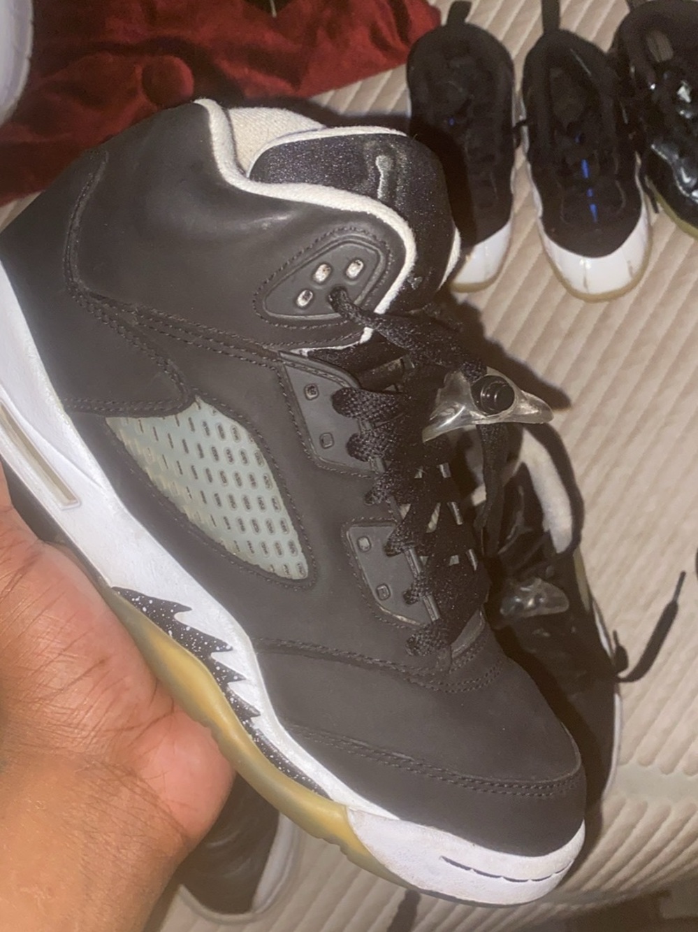 Jordan Men's Black and White Retro Basketball Sneakers